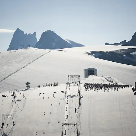 Cote Brune Отель Ле дез Альп